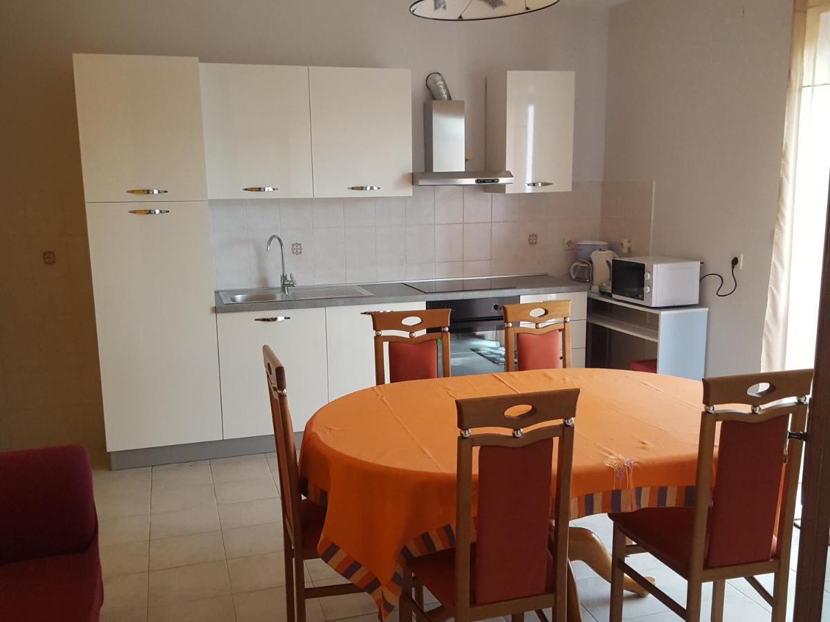 Apartment Anda โรวีน ภายนอก รูปภาพ